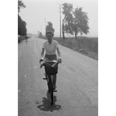 Photo de famille, Monique sans doute en 1940