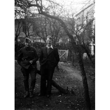 Stéphan avec son beau-frère Jean Schultz en uniforme