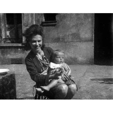 Monique et Geneviève, 1944