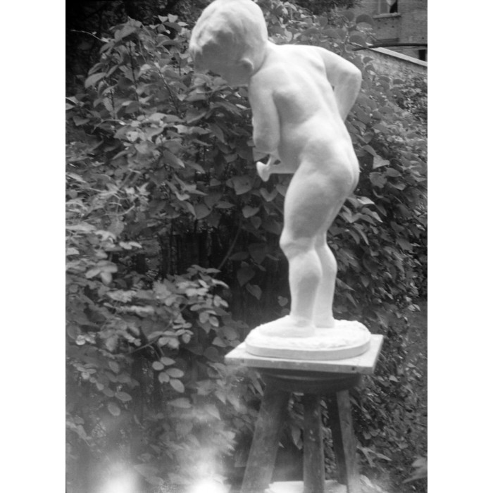 L'enfant à l'arrosoir ou Fontaine de Matignon