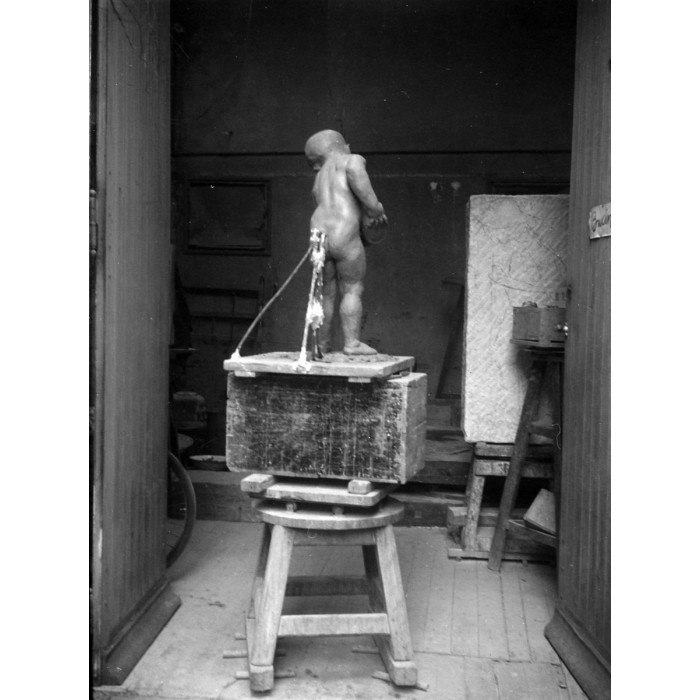 L'enfant à l'arrosoir ou Fontaine de Matignon