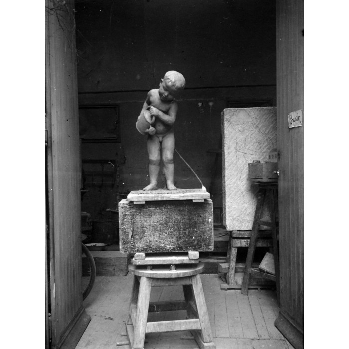 L'enfant à l'arrosoir ou Fontaine de Matignon