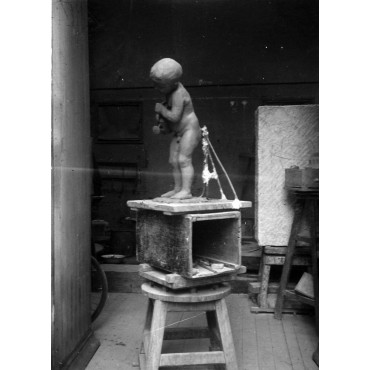 L'enfant à l'arrosoir ou Fontaine de Matignon