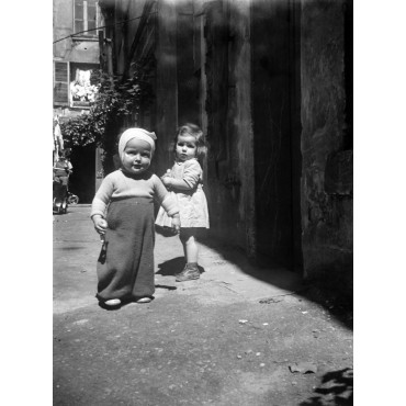 A Paris, Villa Brune, en 1947