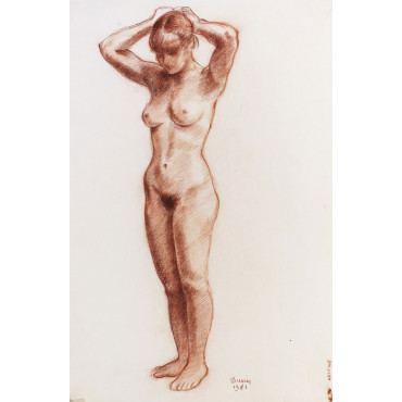 Femme nue debout de face se coiffant