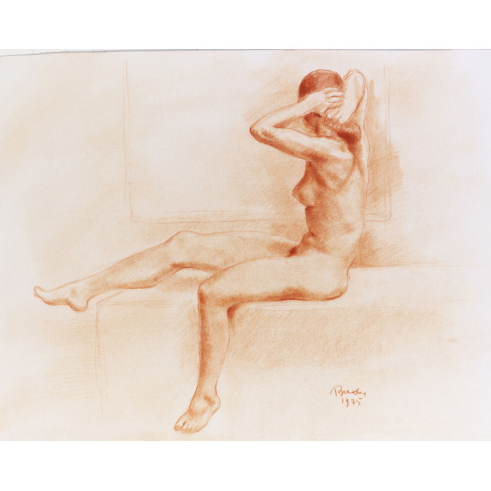 Femme nue assise se coiffant