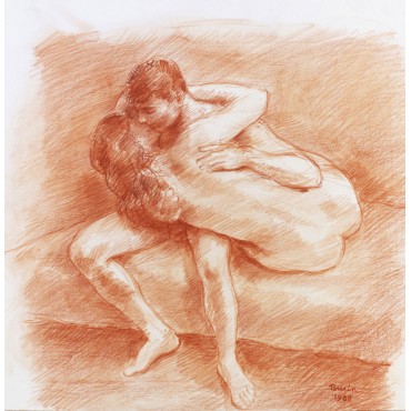 Couple nu enlacé s'embrassant