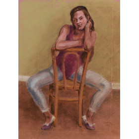 Femme assise de face