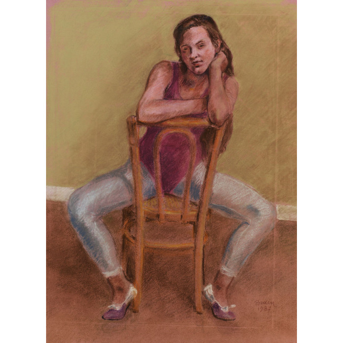 Femme assise de face