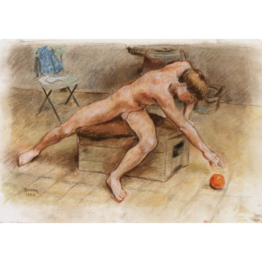 Adolescent garçon assis attrapant une pomme