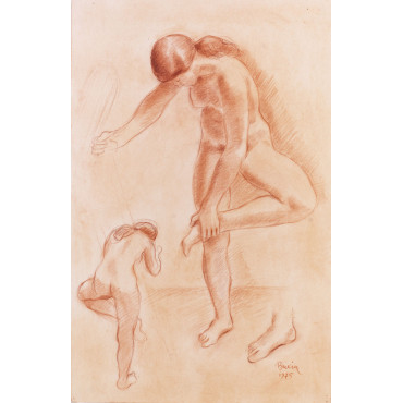 Femme nu de face debout se touchant le pied