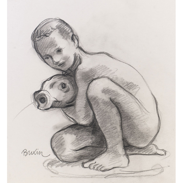 Enfant garçon nu tenant un poisson