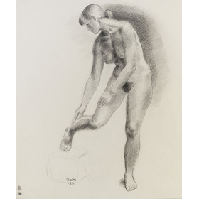 femme nu debout de face en équilibre sur un pied