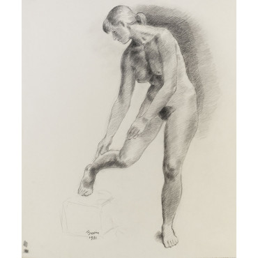 femme nu debout de face en équilibre sur un pied