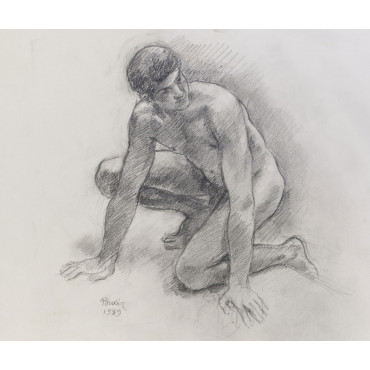 homme nu accroupi de face