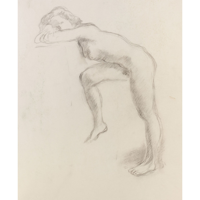 Femme debout appuyée de profil