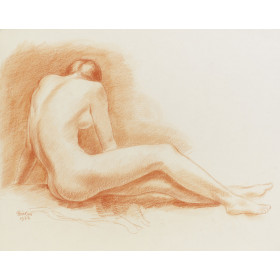 Femme assise à terre, de dos