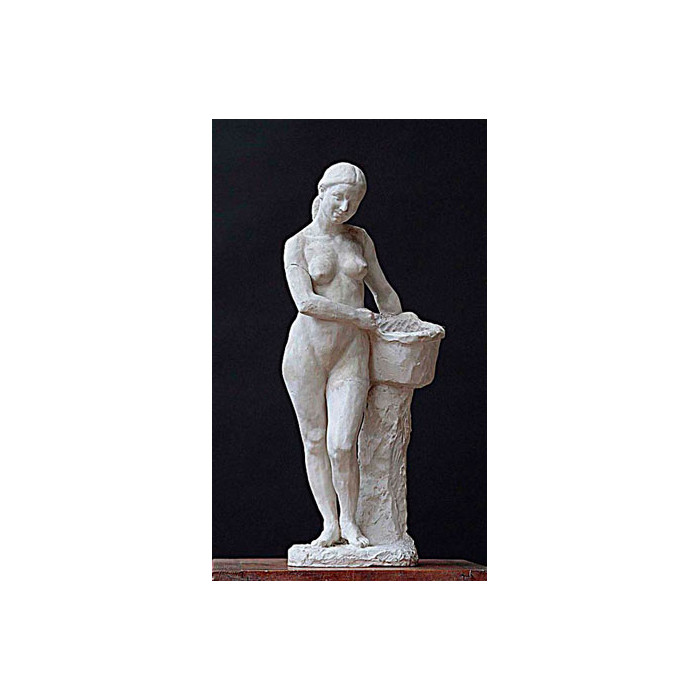 Jeune fille tenant un panier